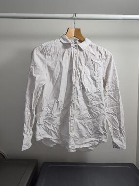 GAP White Women's Long-Sleeve Button-Down Shirt